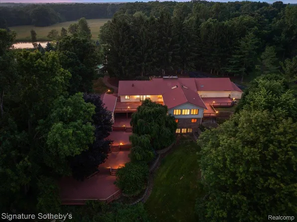 7255 E Baldwin Rd, Grand Blanc, MI 48439