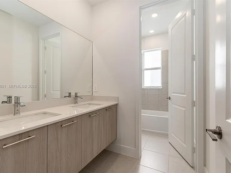 4480 SW 122nd Ter — Photo 16