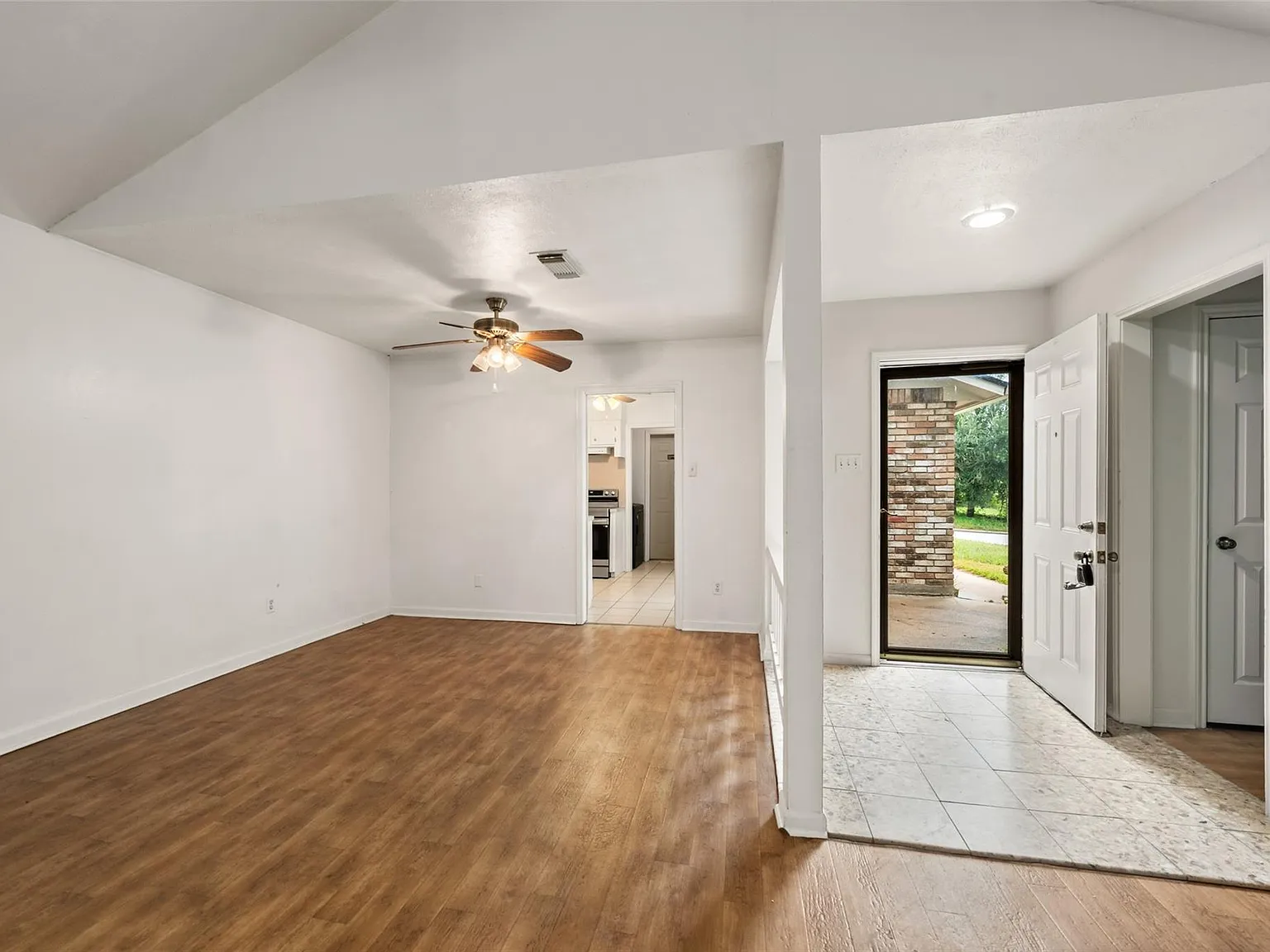 2 bed, 2.0 bath, 1296 sqft, $1,500 — Photo 4