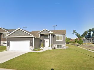 6703 Clarkia Dr NW, Rochester, MN 55901