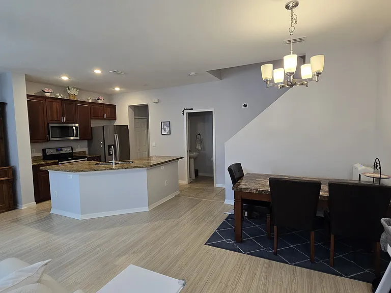 7435 Arlington Grove Cir #A — Photo 9
