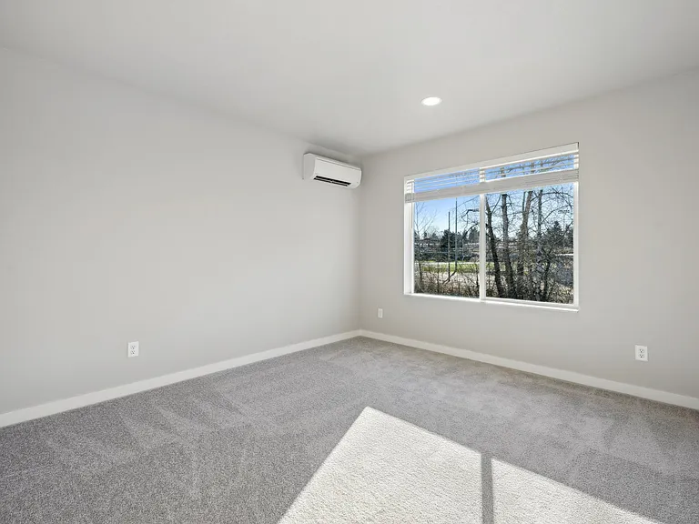 6201-6455 SE Quail Park Ln — Photo 32