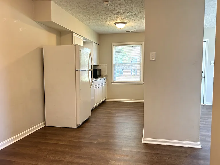 1286 Centre Pkwy — Photo 6