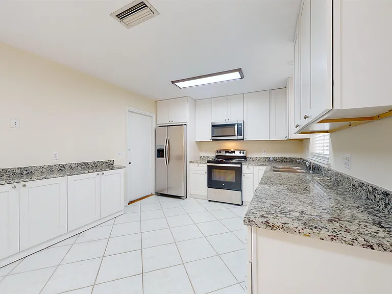 620 Segovia Rd — Photo 15