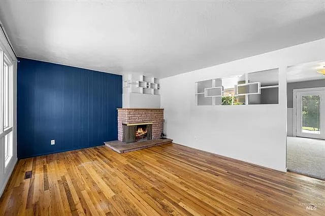 708 S Phillippi St — Photo 3