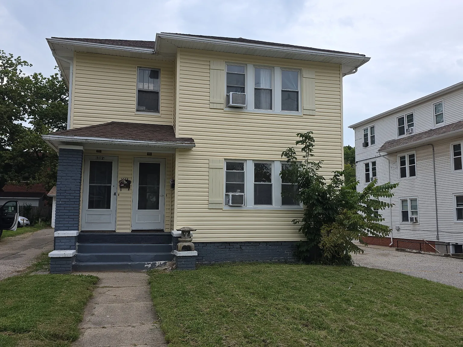2 bed, 1200 sqft, $1,200 — Photo 1