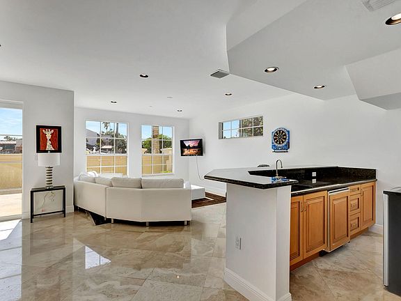 5th image of 1 Marina Gardens Drive