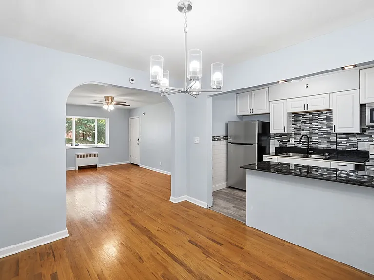 3524 Hazelwood Ave #1 — Photo 2