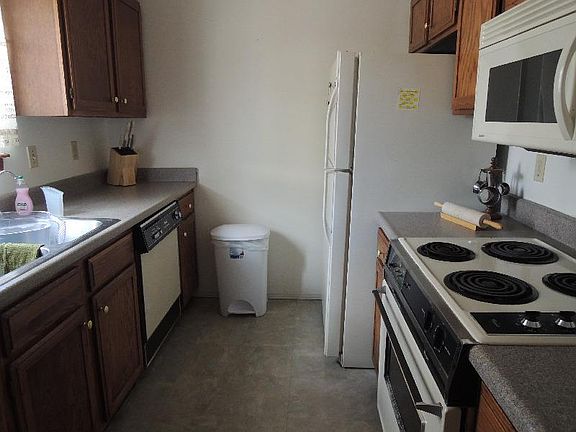 4th image of 5935 Breeze Ct
