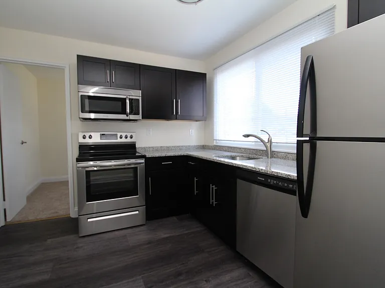 204 Flax Hill LLC — Photo 10