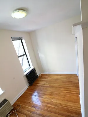 Rented by Bond New York | media 3