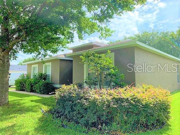 2nd image of 313 Winding Cove Ave