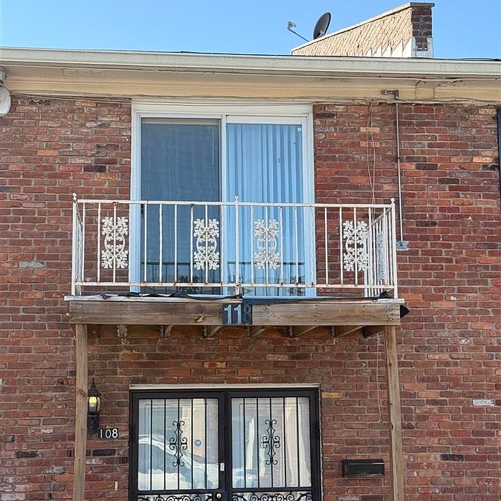 1st image of 1926 Goldsmith Ln Unit 115