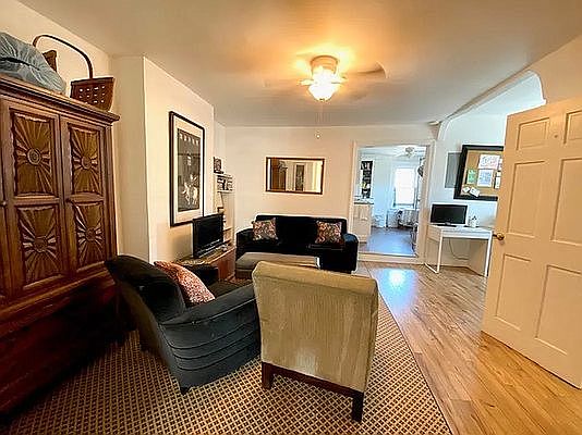 3rd image of 556 6th Ave Floor 2