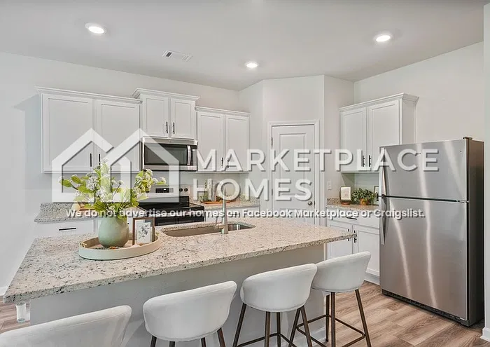 3 bed, 2.5 bath, 1740 sqft, $1,845 — Photo 3