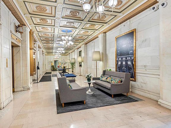 2nd image of 314 N Broadway Ave #1502