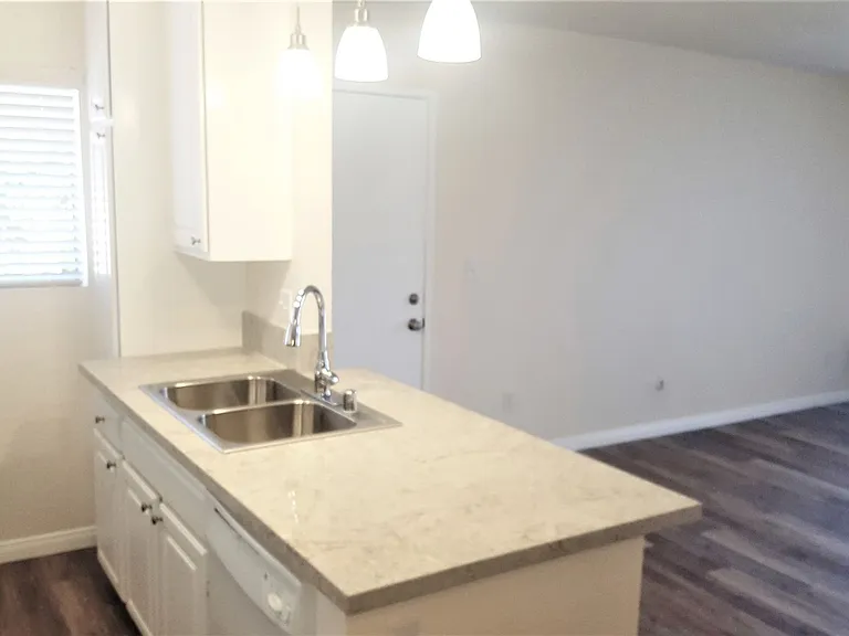 Wexford Manor Apartments — Photo 15
