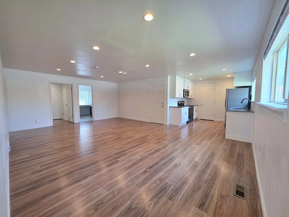 326 N Escalante Dr #B