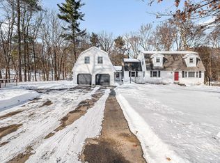 14 Londonderry Road, Windham, NH 03087