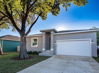 7130 Orpine Dr N, Saint Petersburg, FL 33702
