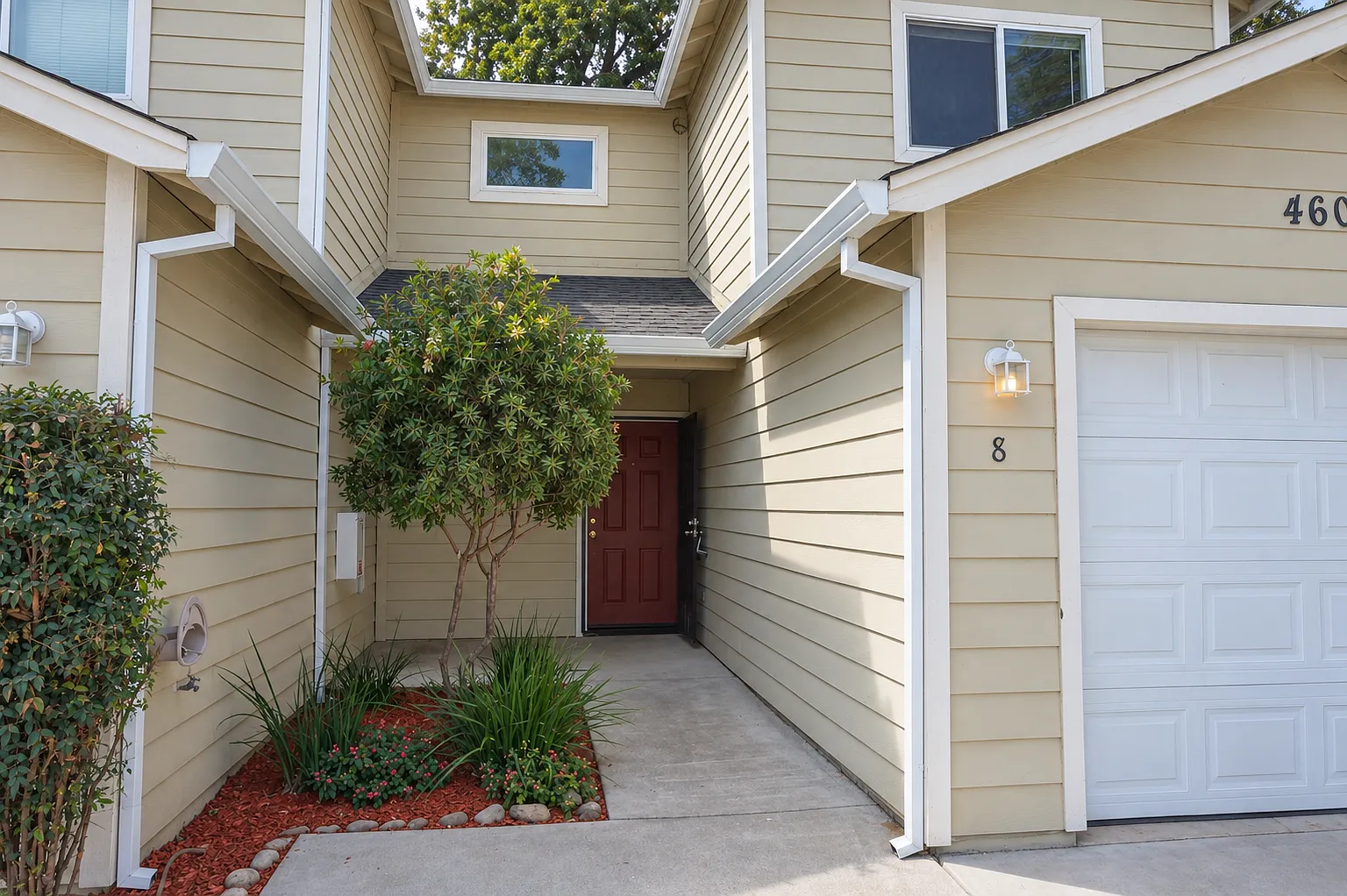 3 bed, 1167 sqft, $1,895 — Photo 1