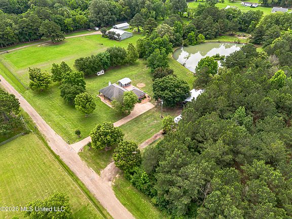 4th image of 180 Johnson Ln