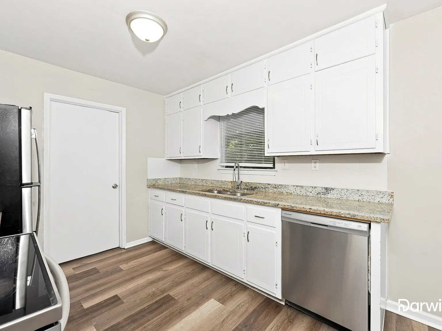 3 bed, 2.5 bath, 1274 sqft, $1,580 — Photo 4