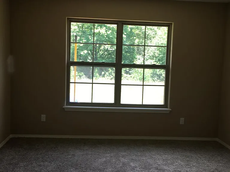 3204 Amberwood Ave — Photo 13