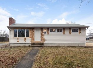 3 Deerfield Dr, Warwick, RI 02886