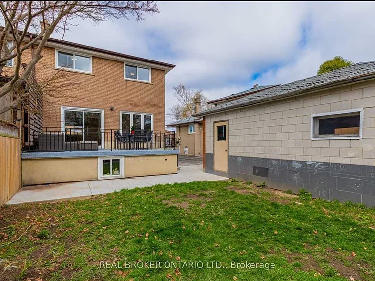 25 Newlin Cres #LOWER — Photo 7