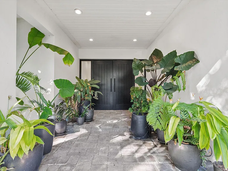 11685 Maidstone Dr — Photo 3