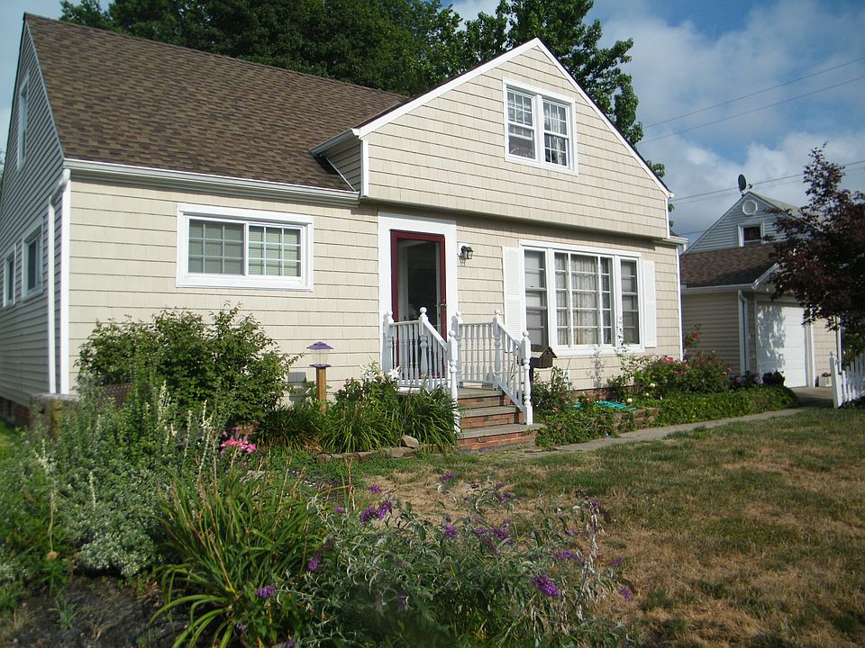 1st image of 805 Deborah Dr