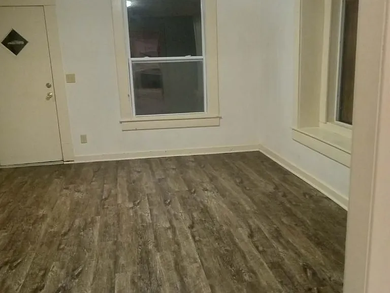 1209 S Malcolm Ave — Photo 2