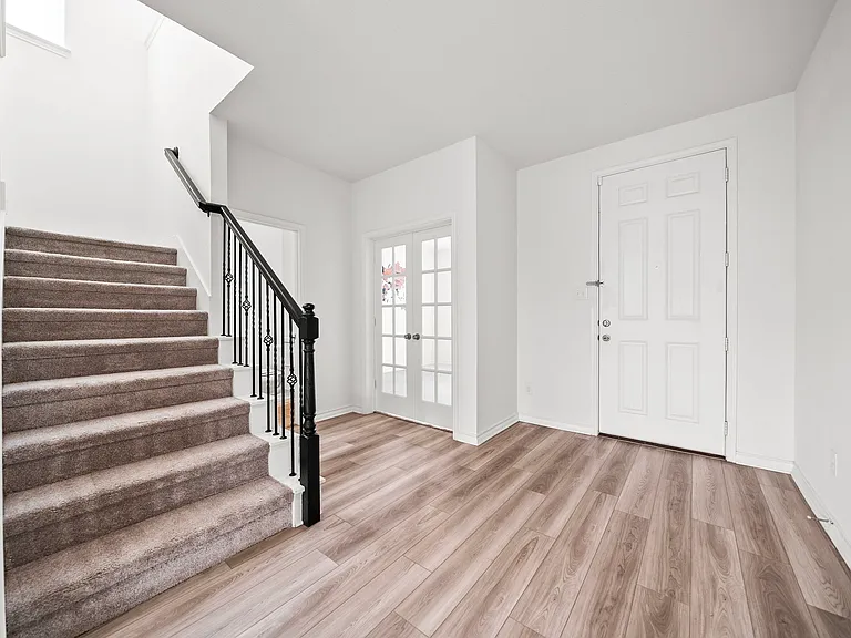 424 Princewood Dr — Photo 3