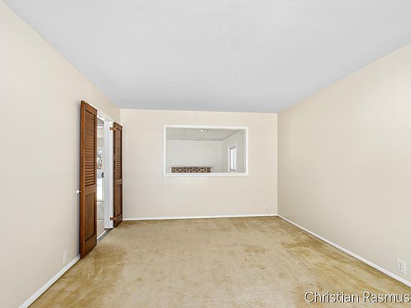 4th image of 4338 Northgate Dr NE