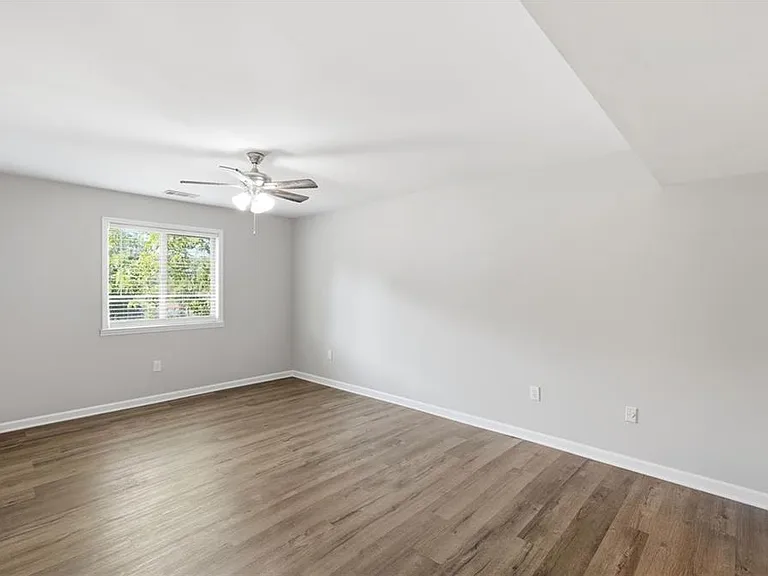 605 Candler St #B13 — Photo 19