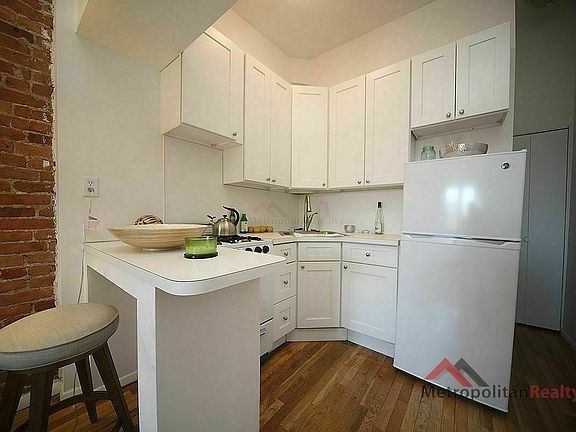 4th image of 447 7th Ave APT 3D