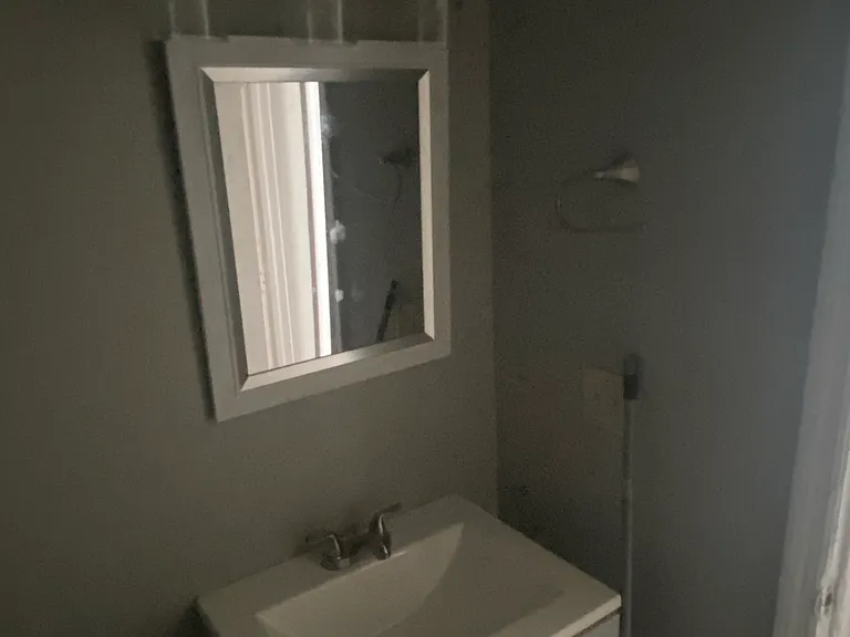 302 Jones Ave #D — Photo 2