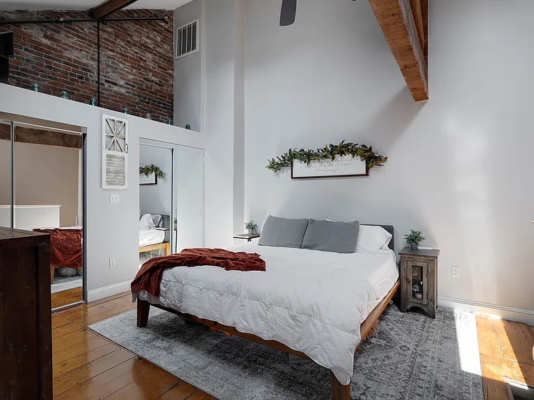 141 Washington St #2 — Photo 8