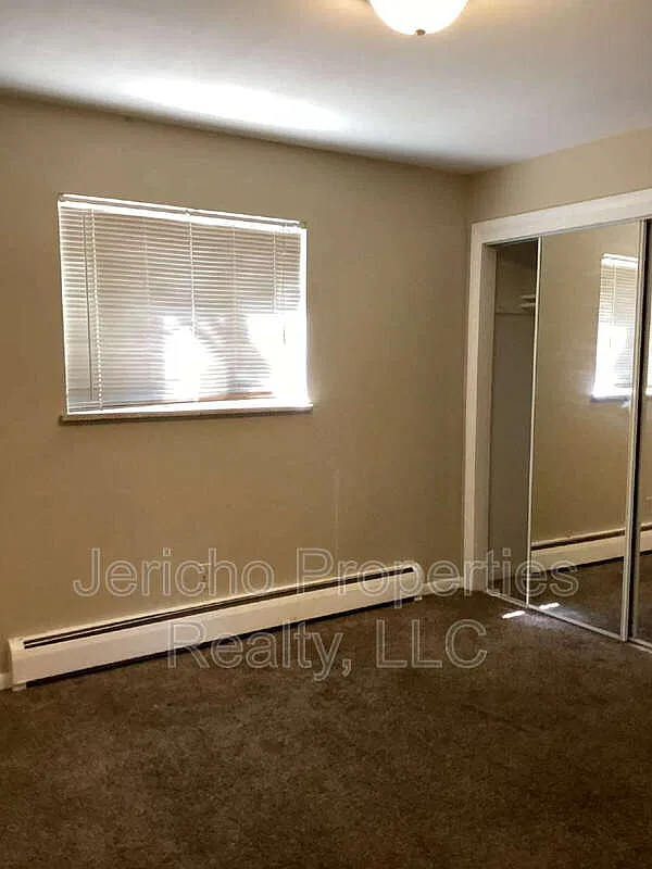 2 bed, 1.0 bath, $1,295 — Photo 3