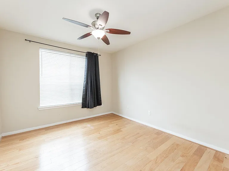 7575 Kirby Dr #2417 — Photo 10