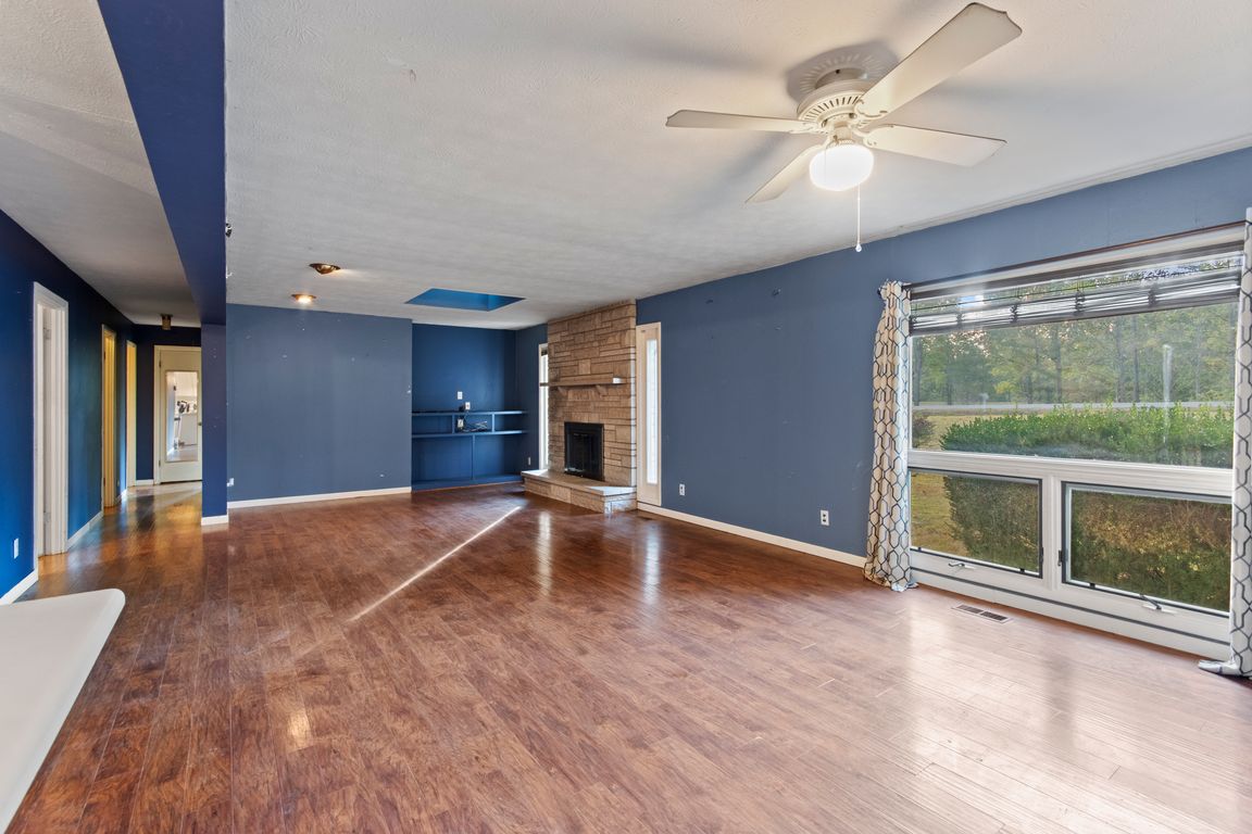 next background image