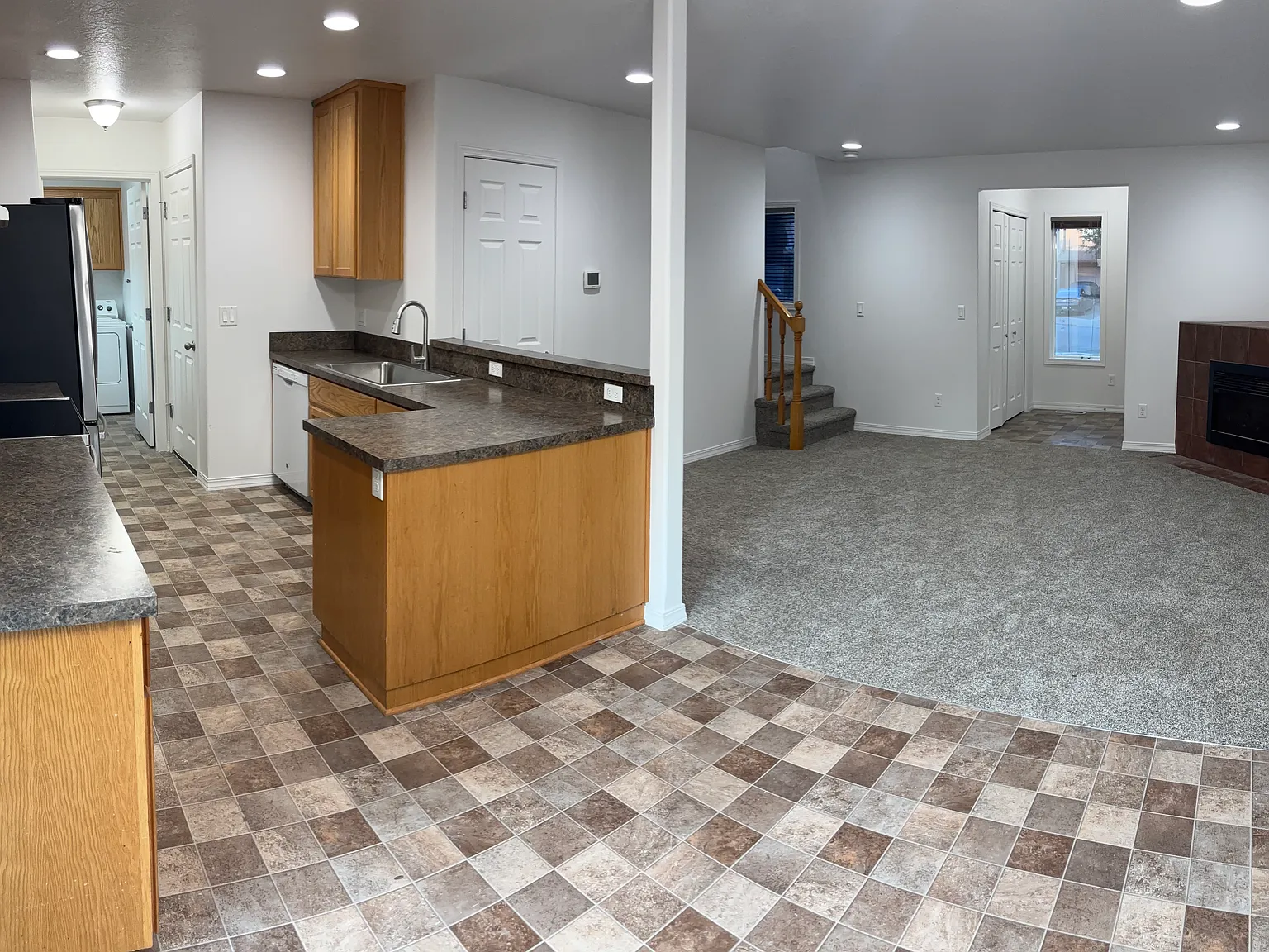 3 bed, 2.5 bath, 1583 sqft, $2,500 — Photo 3