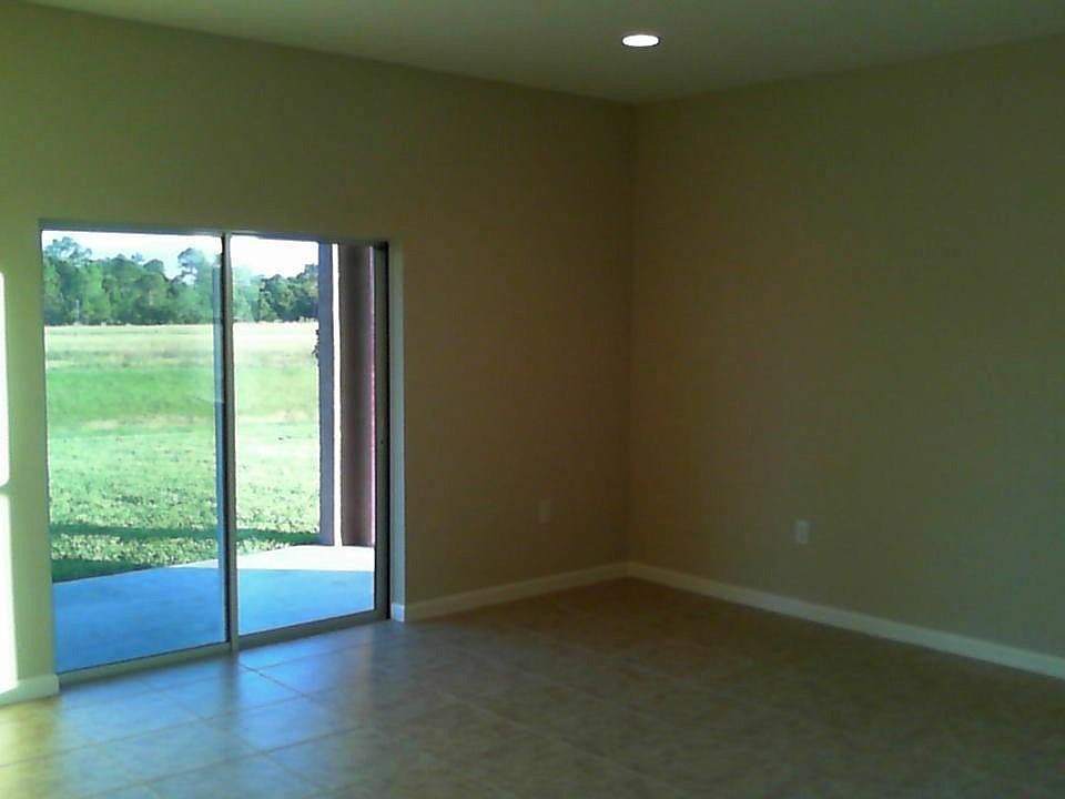 1st image of 2331 SE Nutmeg Ln