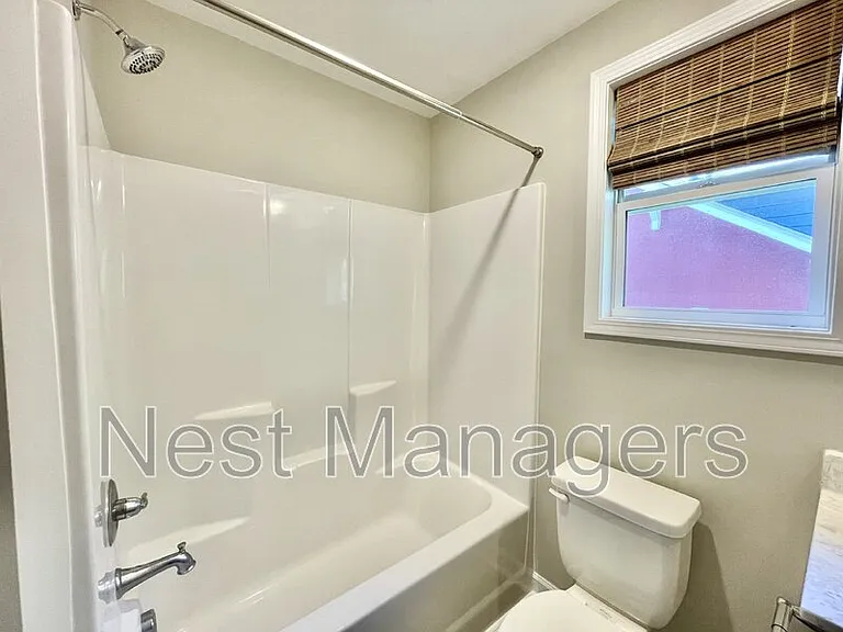 1102 Norwood St — Photo 28
