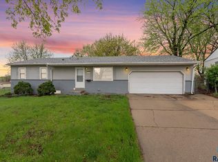 1325 S Annway Dr, Sioux Falls, SD 57103