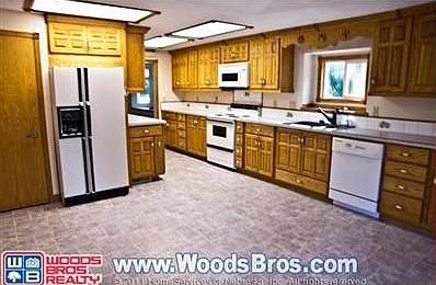 3rd image of 220 Ohio St