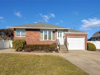 33 Walnut Avenue, Farmingdale, NY, 11735
