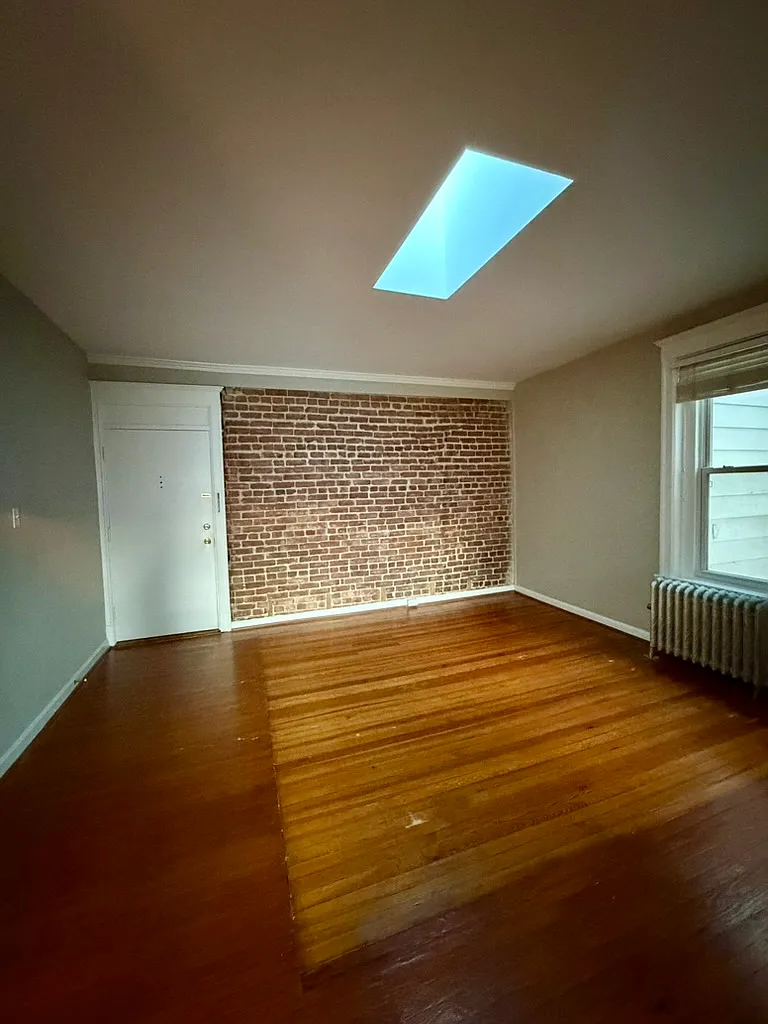 1 bed, 864 sqft, $2,990 — Photo 3