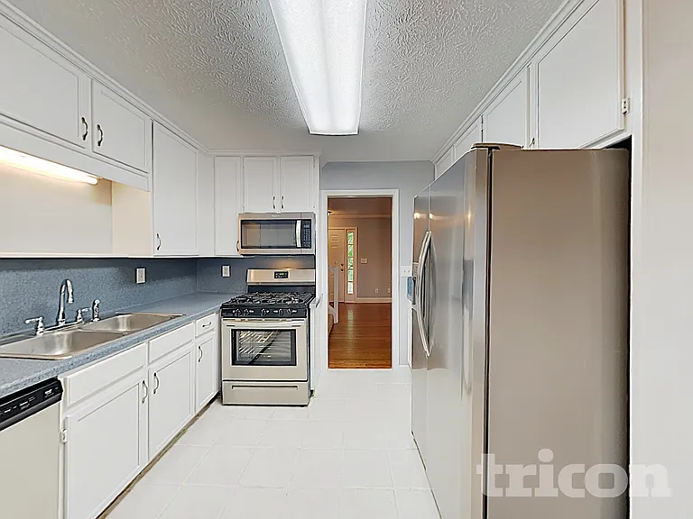 152 Hartwood Dr — Photo 7